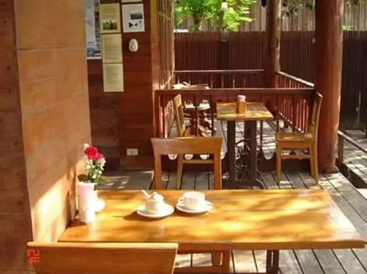 호텔 Riverhouse The Teak House