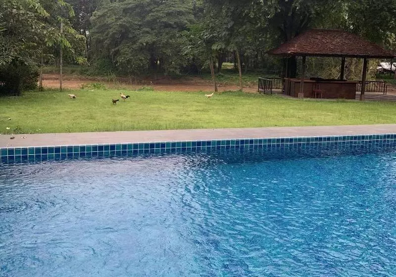 호텔 Riverhouse The Teak House