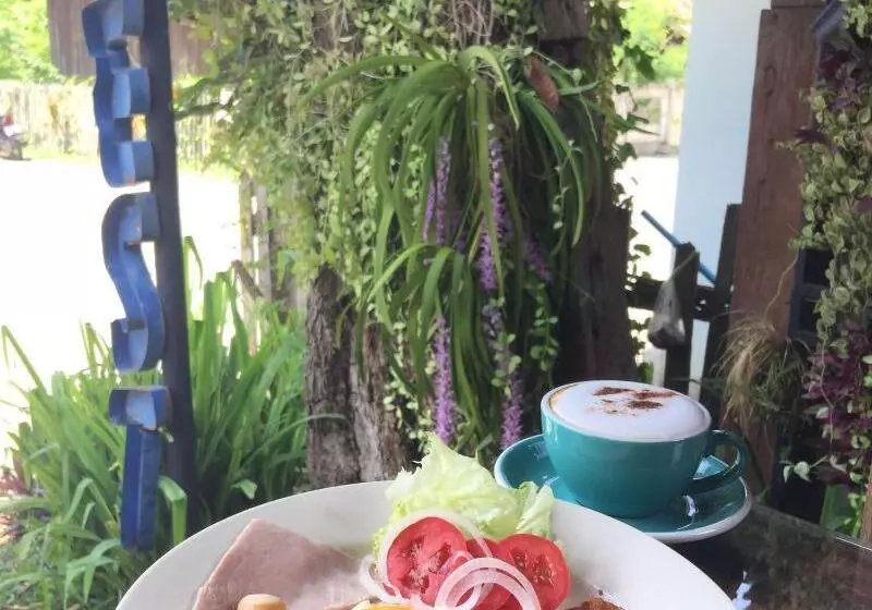 호텔 Riverhouse The Teak House