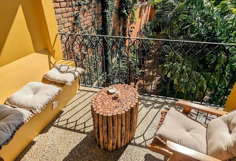 فندق Suites La Hacienda