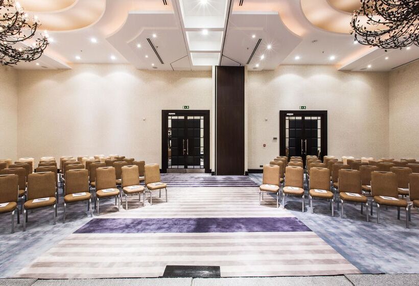 בית מלון כפרי Ax The Palace