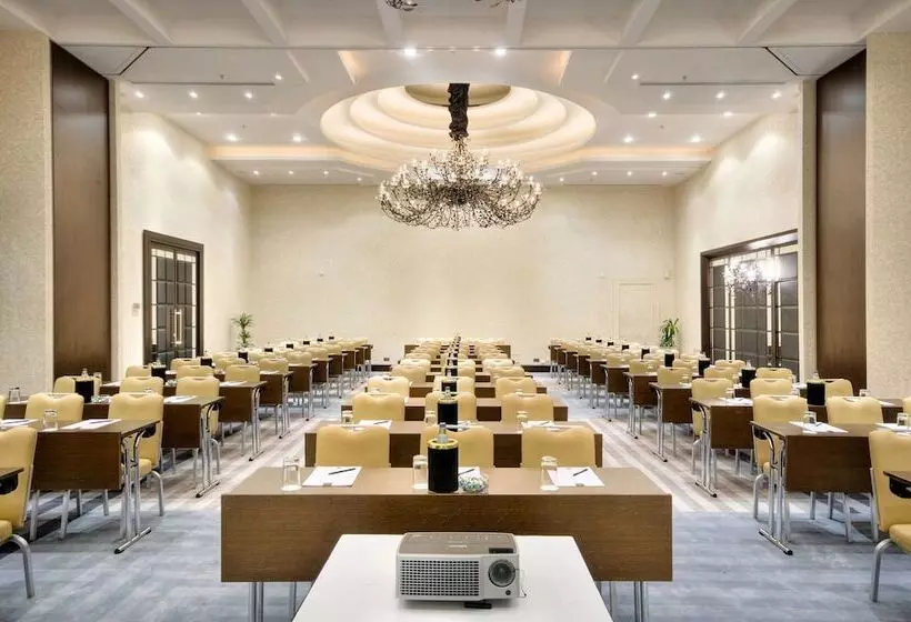 בית מלון כפרי Ax The Palace