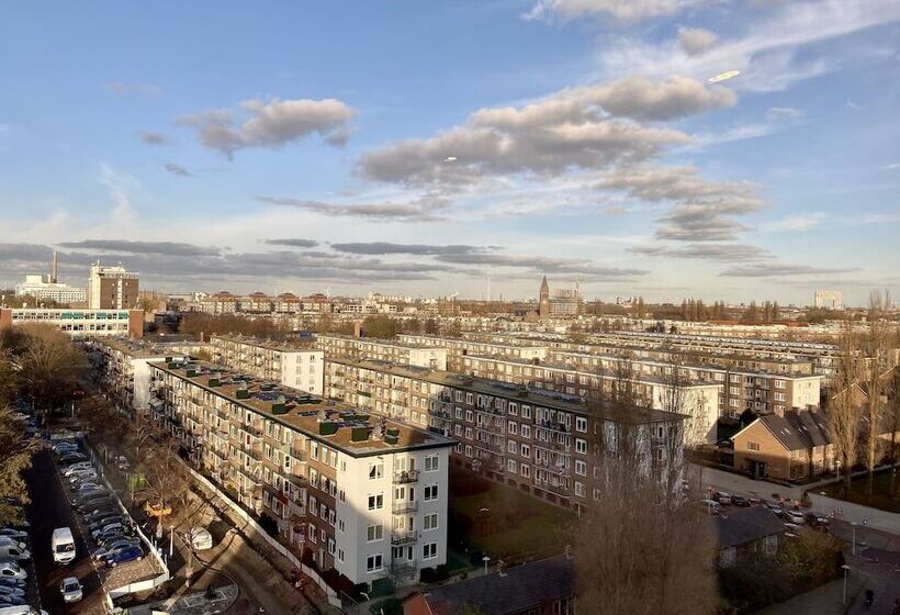 Xo Hotels Blue Tower