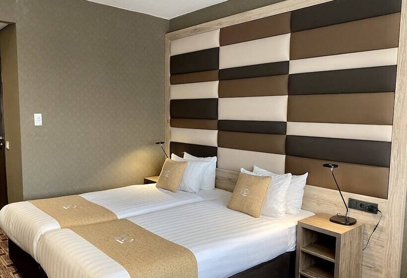 Xo Hotels Blue Tower