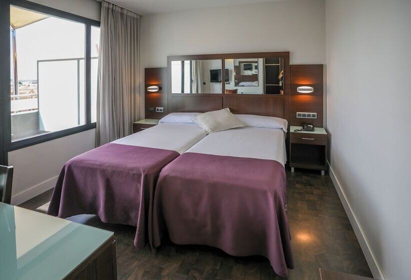 Отель Yit Conquista De Granada