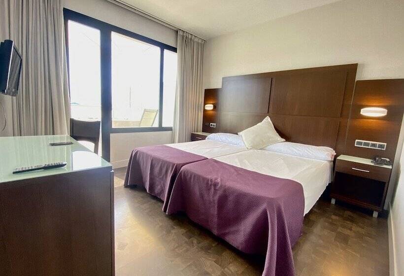 Отель Yit Conquista De Granada