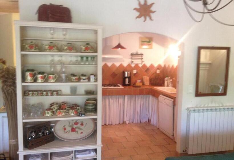 Bed and Breakfast L'abri Du Poète