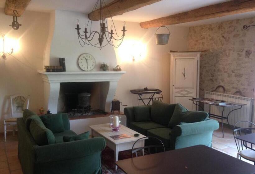 Bed and Breakfast L'abri Du Poète