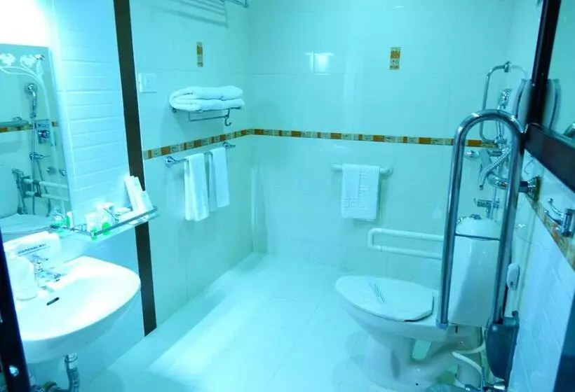 Hotelli Kallelys Park Inn, Chalakudy ,thrissur