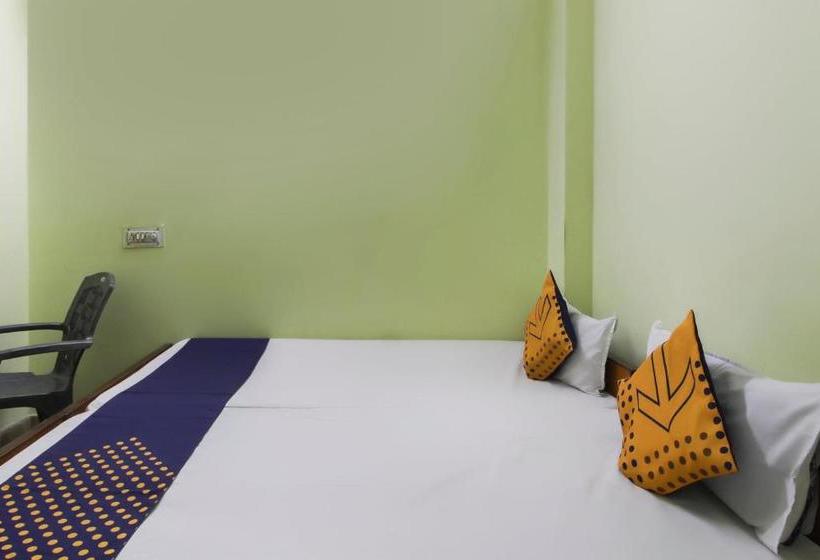 בית מלון כפרי Spot On 69272 Shiridi Sai Guest House