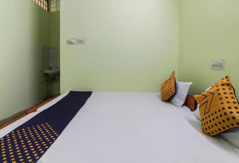 בית מלון כפרי Spot On 69272 Shiridi Sai Guest House