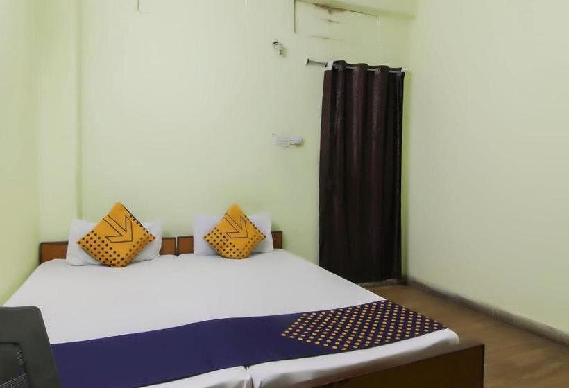 בית מלון כפרי Spot On 69272 Shiridi Sai Guest House