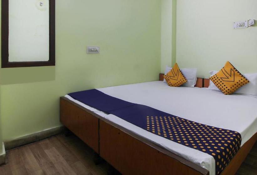 בית מלון כפרי Spot On 69272 Shiridi Sai Guest House