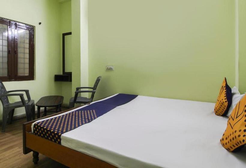 בית מלון כפרי Spot On 69272 Shiridi Sai Guest House