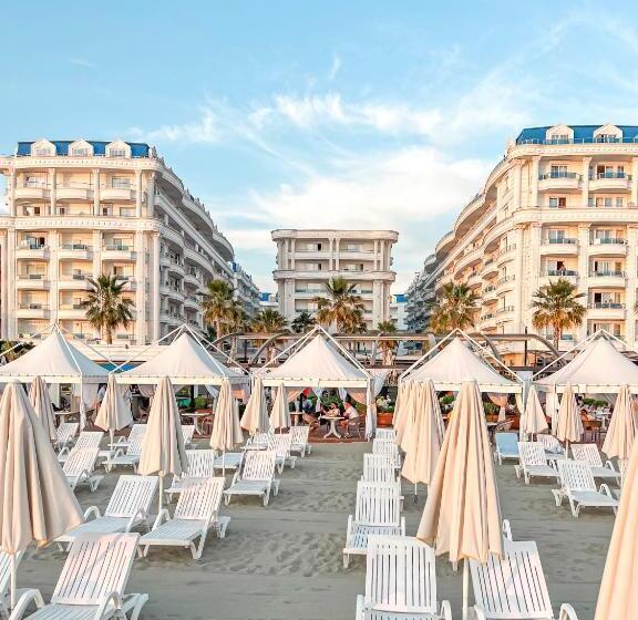 Grand Blue Fafa Resort & Spa