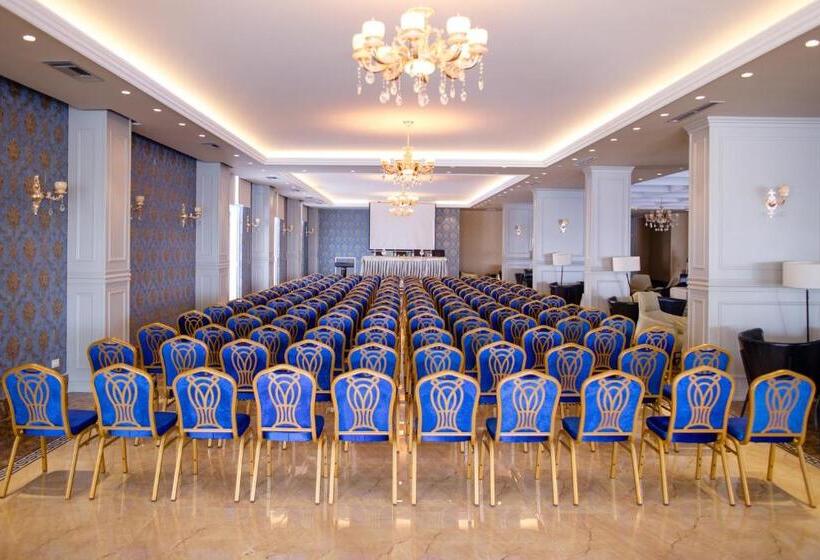 Grand Blue Fafa Resort & Spa