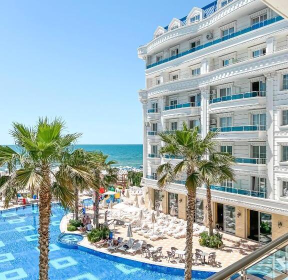 Grand Blue Fafa Resort & Spa