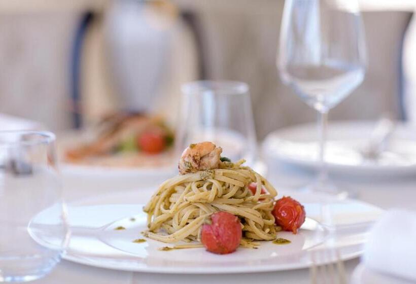 Grand Blue Fafa Resort & Spa