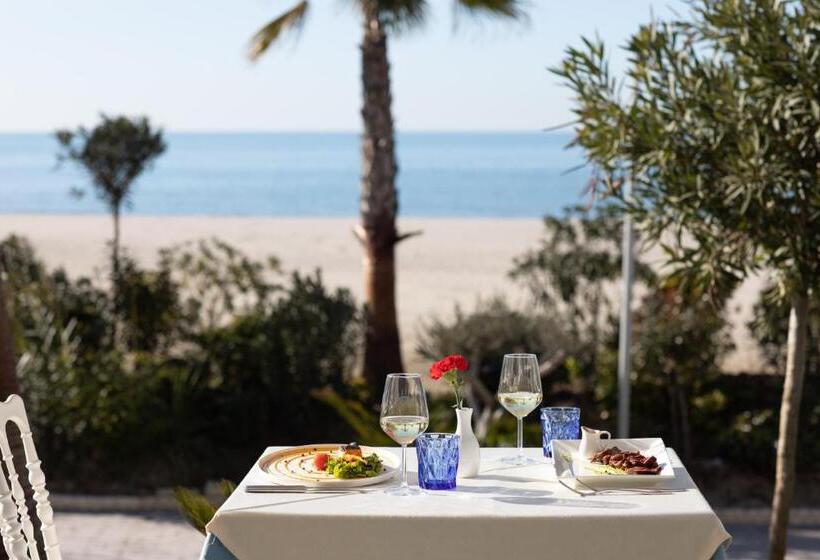 Grand Blue Fafa Resort & Spa