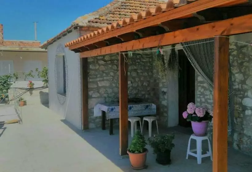 ペンション Stone House