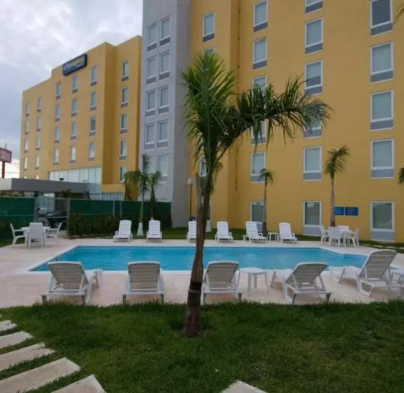 Отель City Express Coatzacoalcos