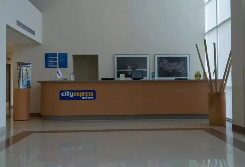 Отель City Express Coatzacoalcos