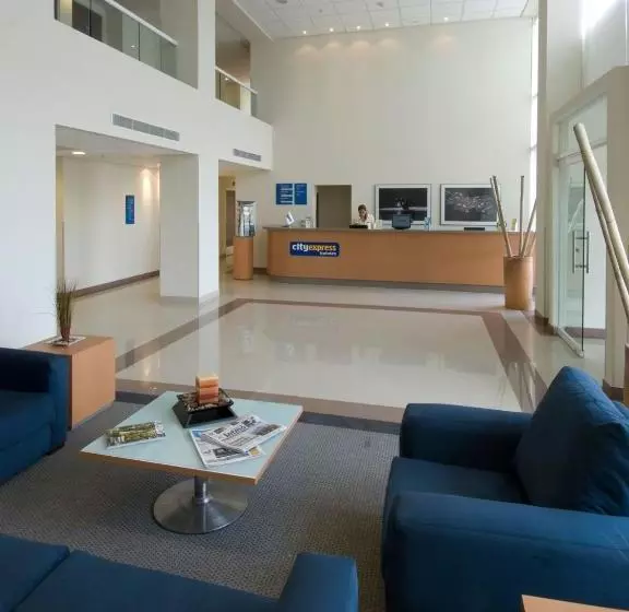 Отель City Express Coatzacoalcos