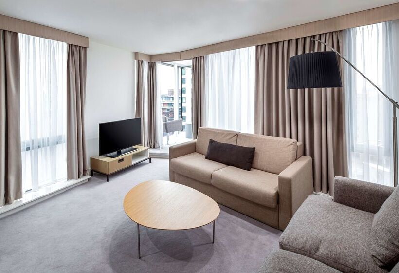 فندق Doubletree By Hilton  Manchester  Piccadilly