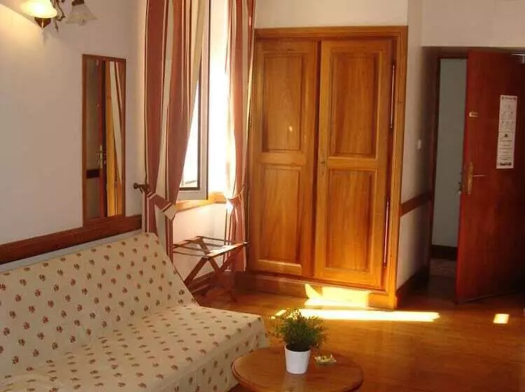 Отель Grand Hôtel De France