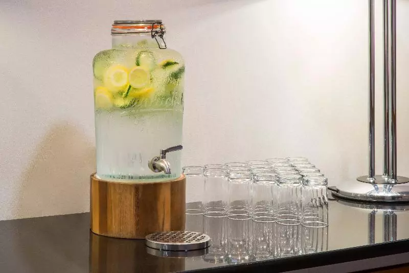 Отель Holiday Inn London   Gatwick Airport, An Ihg