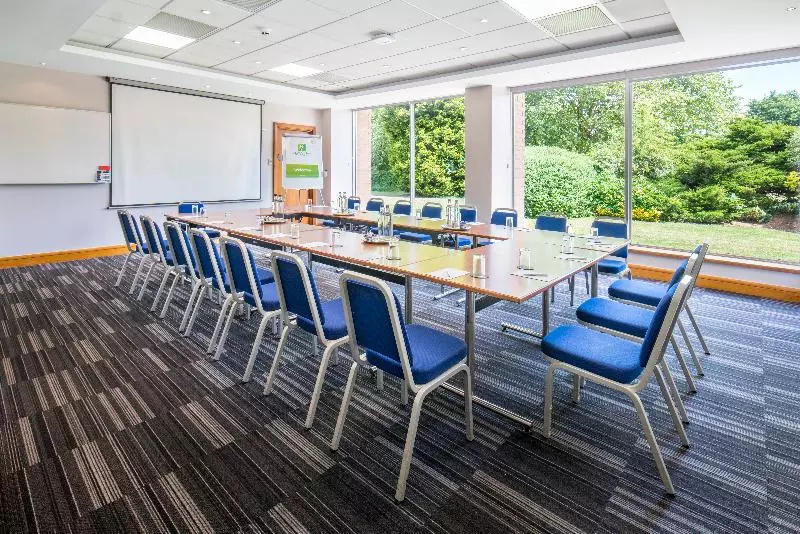 Отель Holiday Inn London   Gatwick Airport, An Ihg