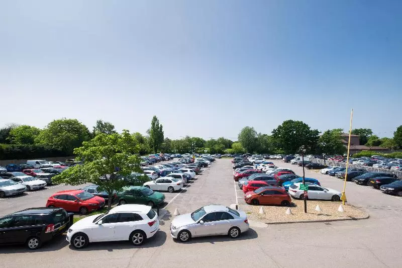 Отель Holiday Inn London   Gatwick Airport, An Ihg