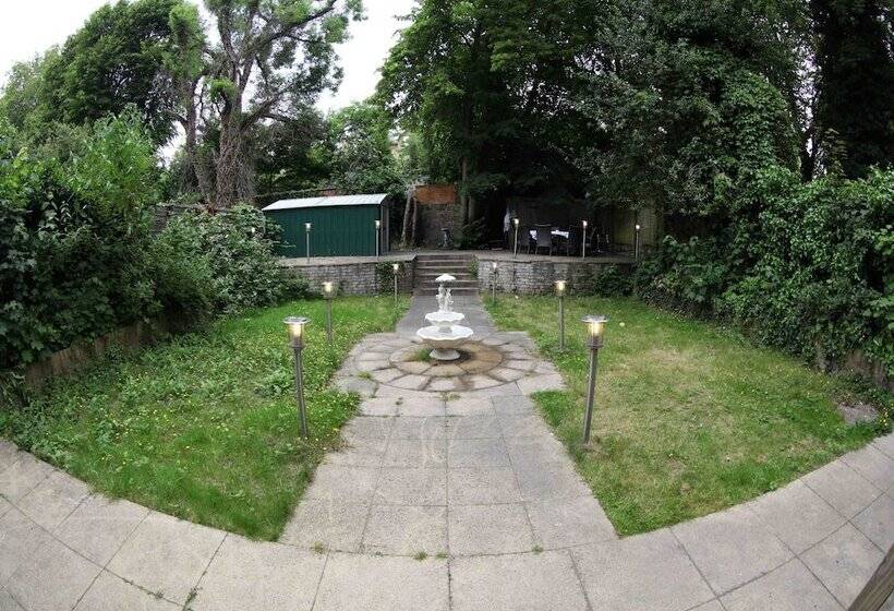 هتل Bob W Holland Park London