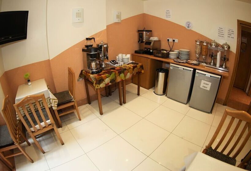 هتل Bob W Holland Park London