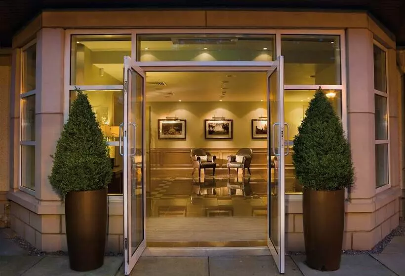 בית מלון כפרי Macdonald Crutherland House