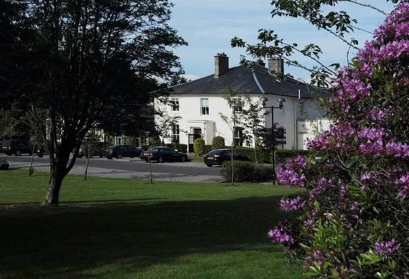 בית מלון כפרי Macdonald Crutherland House