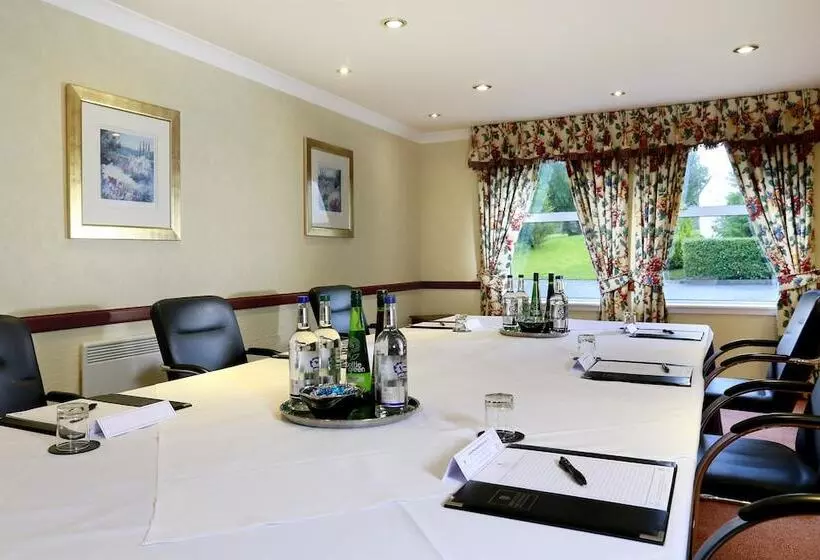 בית מלון כפרי Macdonald Crutherland House