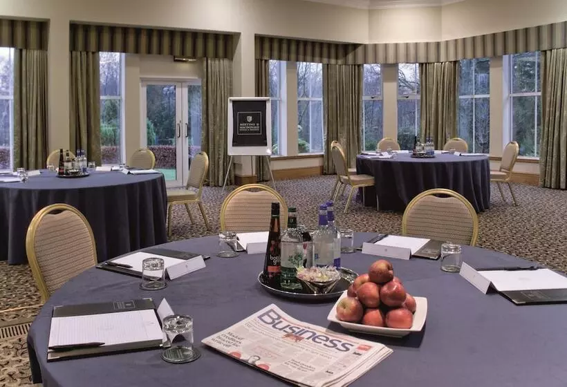 בית מלון כפרי Macdonald Crutherland House