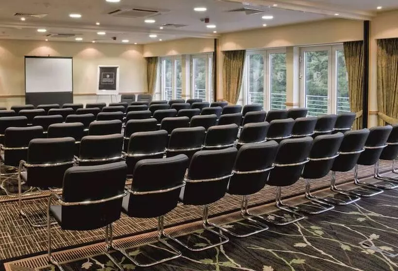 בית מלון כפרי Macdonald Crutherland House