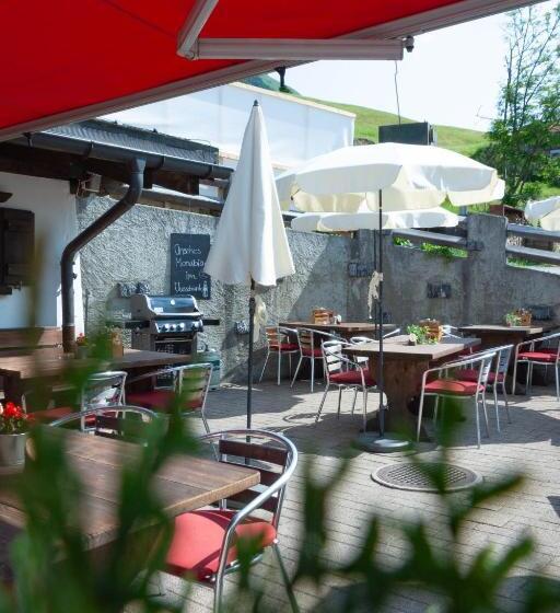 בית מלון כפרי Madrisajoch