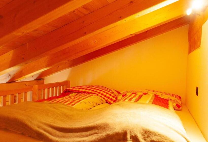 בית מלון כפרי Madrisajoch