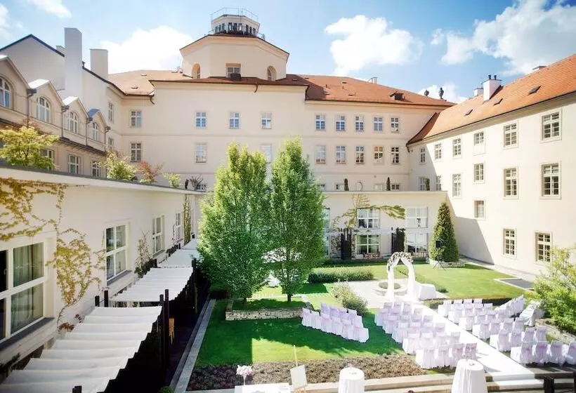 هتل Mandarin Oriental Prague
