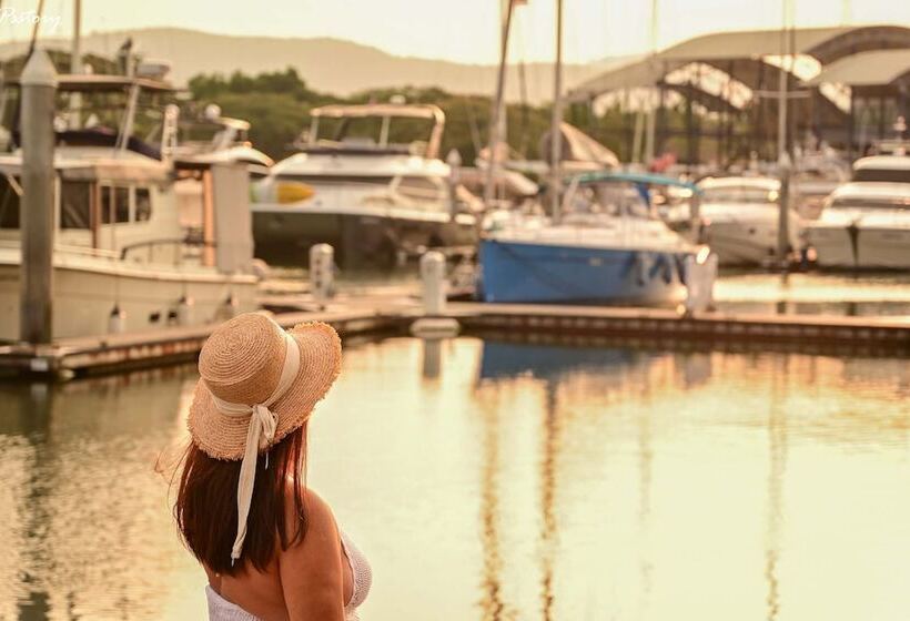 فندق NH Boat Lagoon Phuket Resort