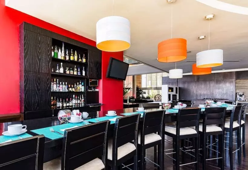 هتل NH Collection Mexico City Santa Fe