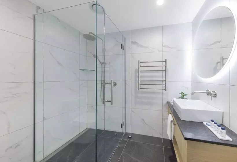 Отель Oaks Queenstown Shores Resort