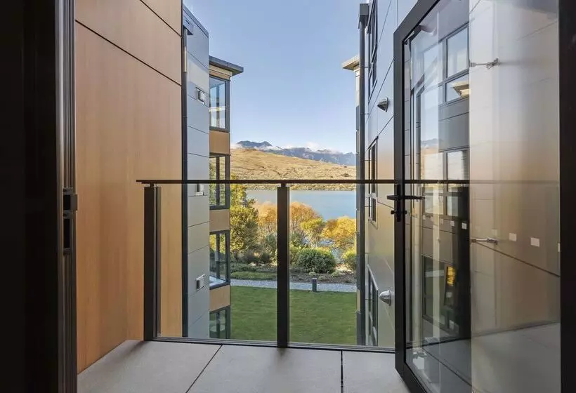 Отель Oaks Queenstown Shores Resort