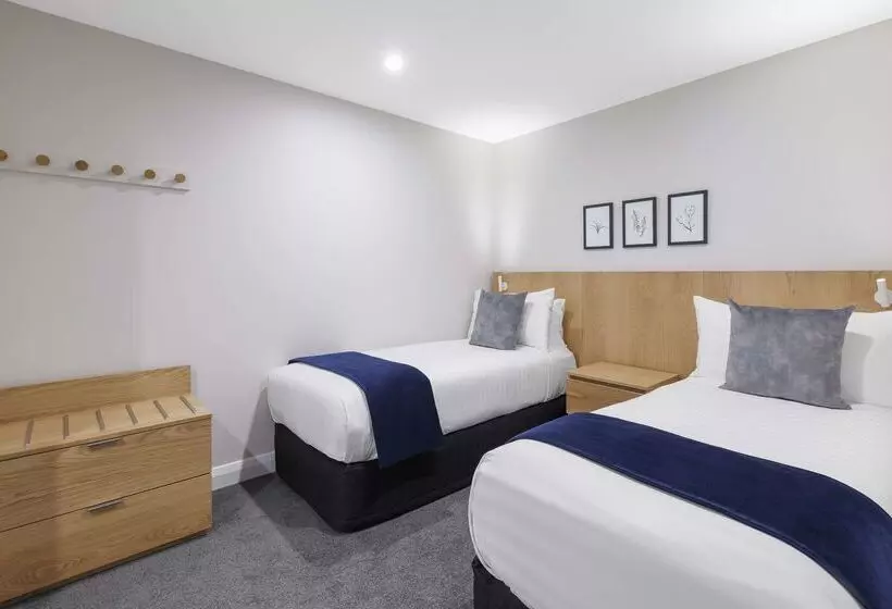 Отель Oaks Queenstown Shores Resort