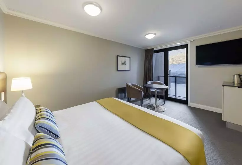 Отель Oaks Queenstown Shores Resort