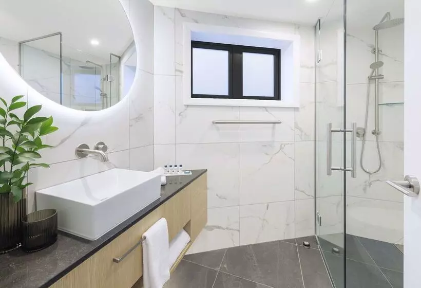 Отель Oaks Queenstown Shores Resort