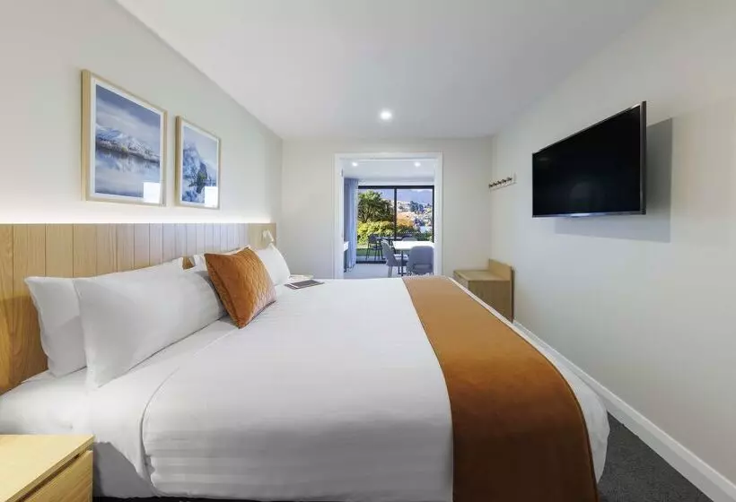 Отель Oaks Queenstown Shores Resort